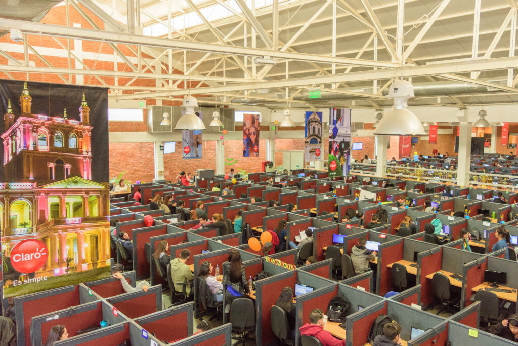 Más empresas chilenas buscan invertir en servicios de contact center local
